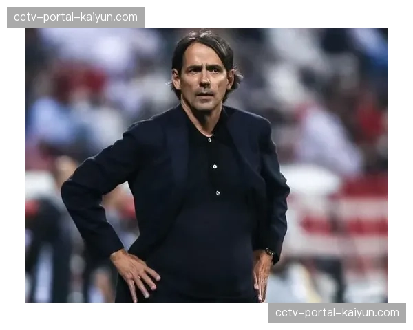 战术复盘：小因扎吉的三中卫变阵如何锁死了那不勒斯的边路进攻